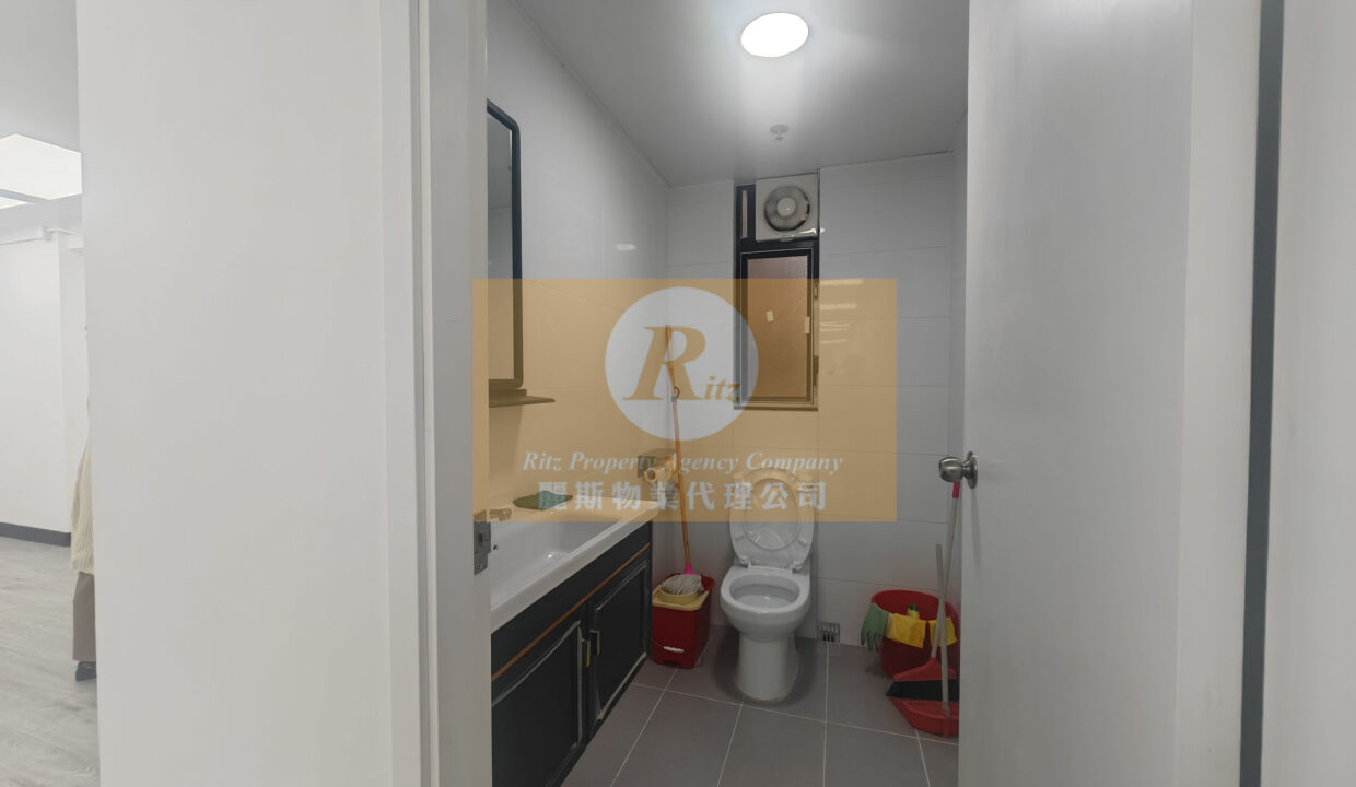 232869b4-6a3a-41f8-850a-52e765a2cc5b