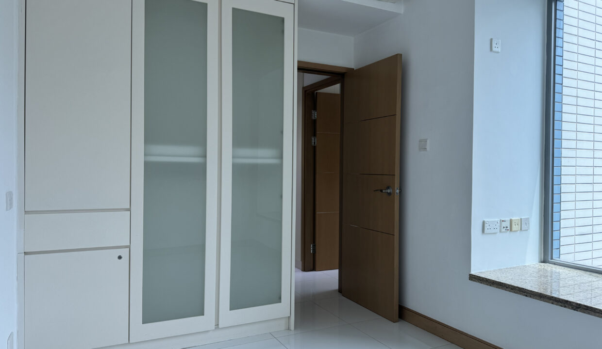 e1705239-cd5c-4899-a30b-ac66603b6c32