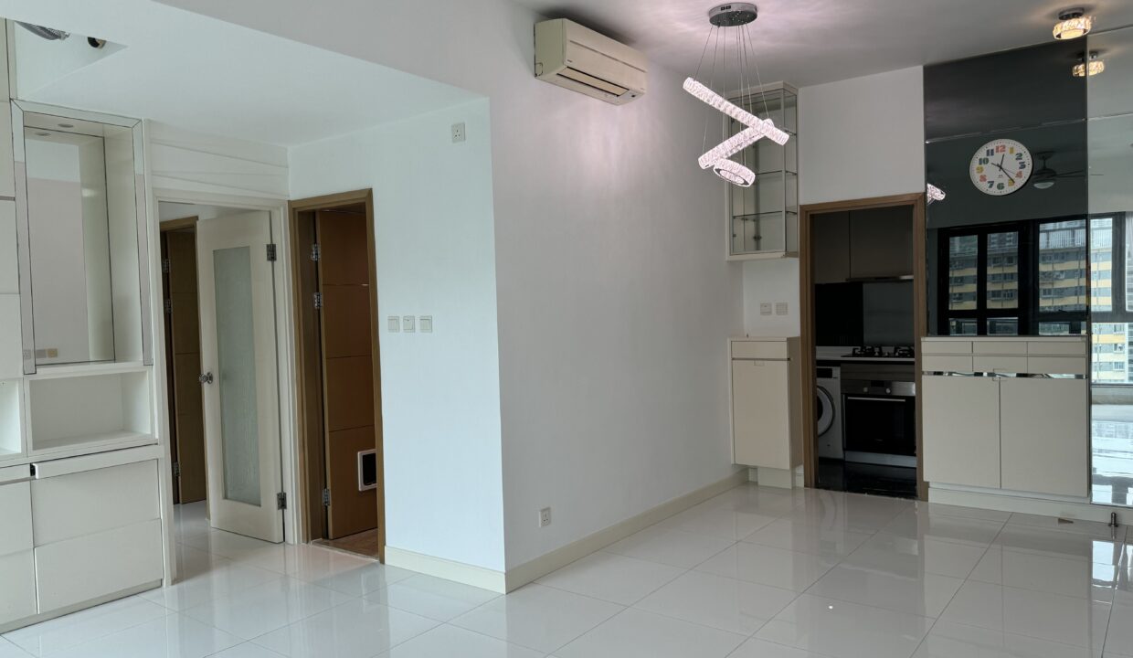 f8d0297d-0731-4085-9983-e54ebe66f733